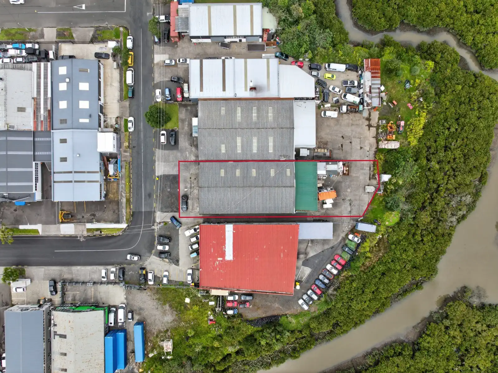 New Lynn Standalone Commercial/Industrial photo 2