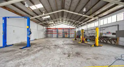 New Lynn Standalone Commercial/Industrial photo 6