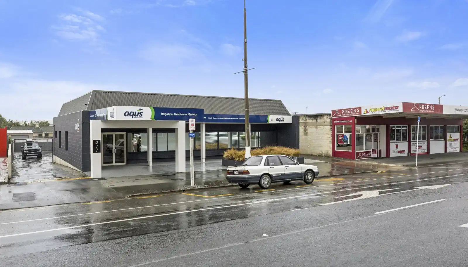 Ticks the Boxes! Attractive Commercial Investment! photo 2